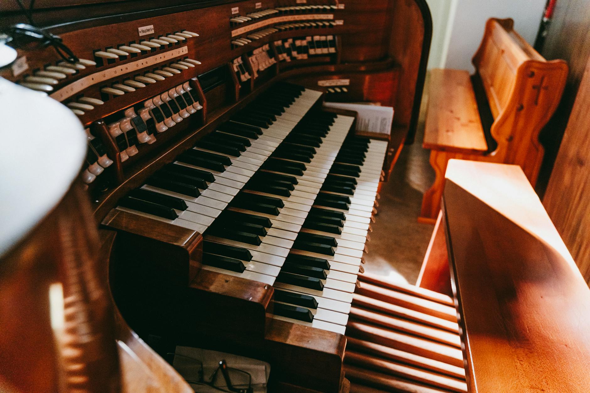 The Art of Buying New Organs: Elevate Your Musical Journey