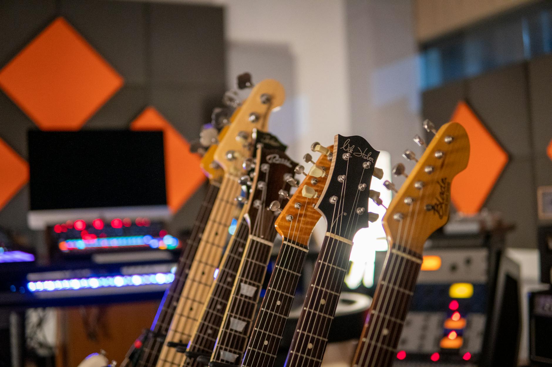 The Lap Steel Guitar Deserves to Escape Country Music's Shadow