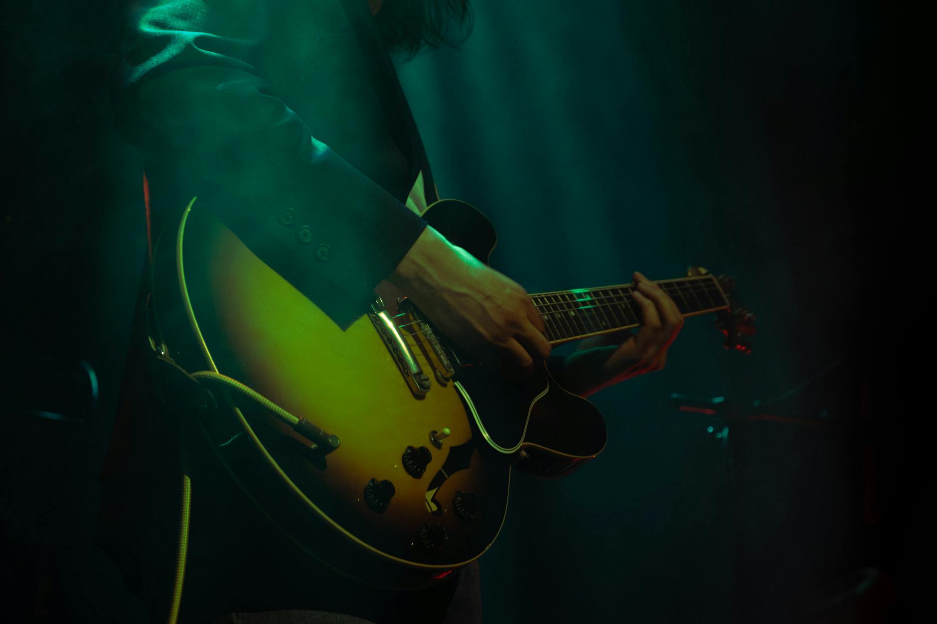 Three Reasons To Play A Semi-Hollow Electric Guitar